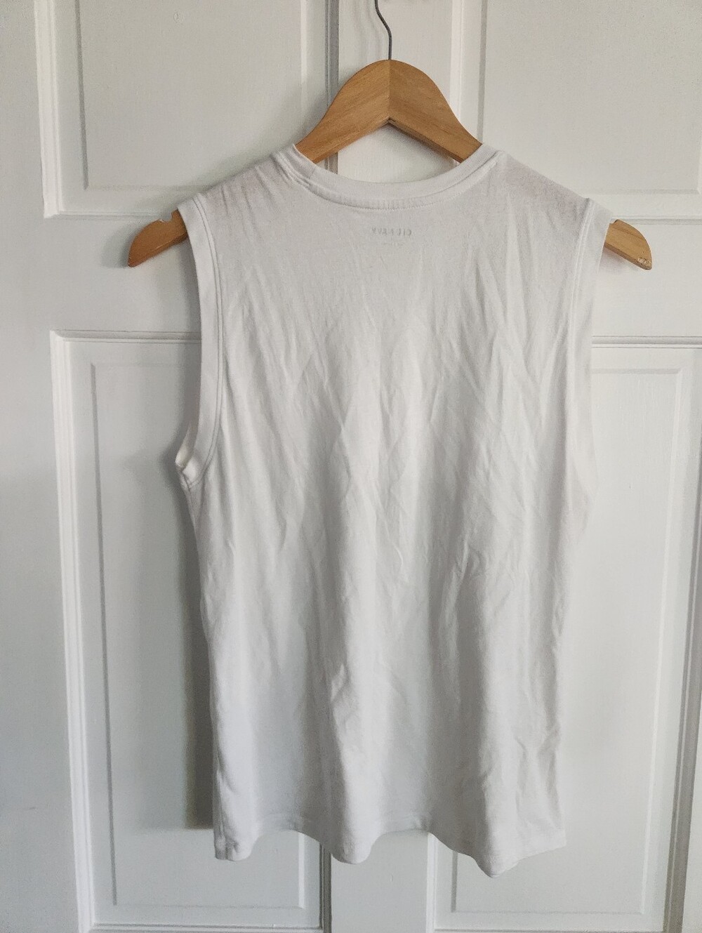 Old Navy Sleeveless Top - Picture 2 of 5